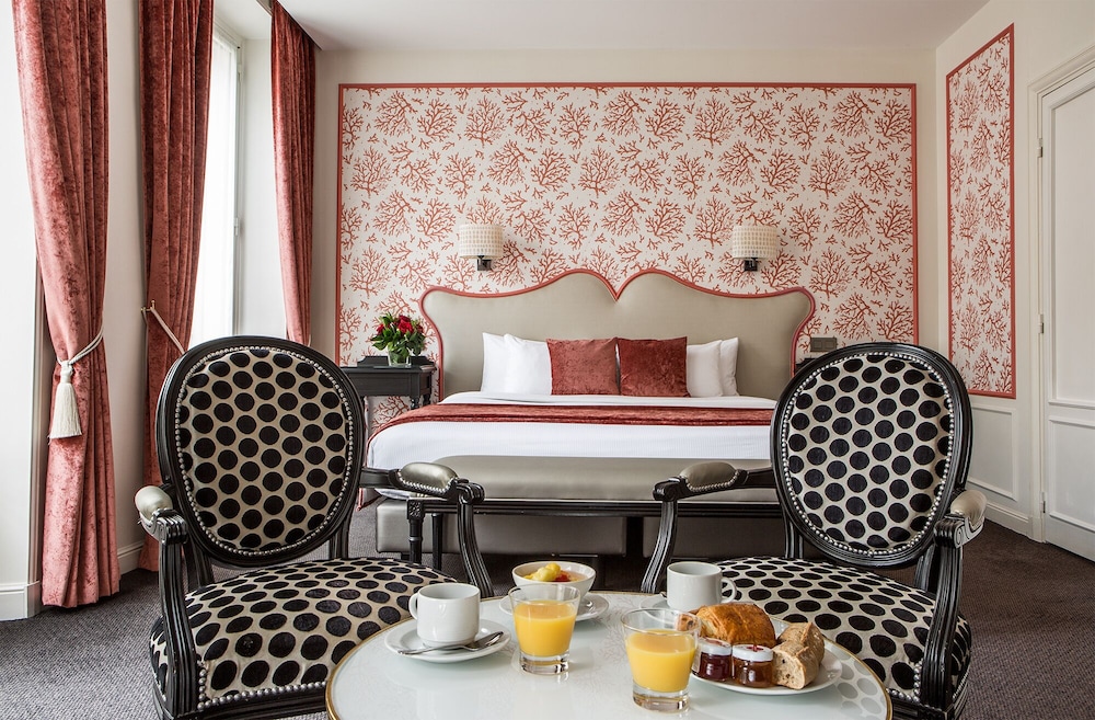 JUNIOR SUITE, OPERA VIEW, TERRACE
