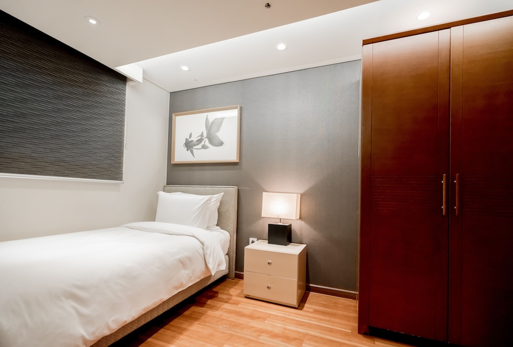 Oriens Hotel Residences 24/58