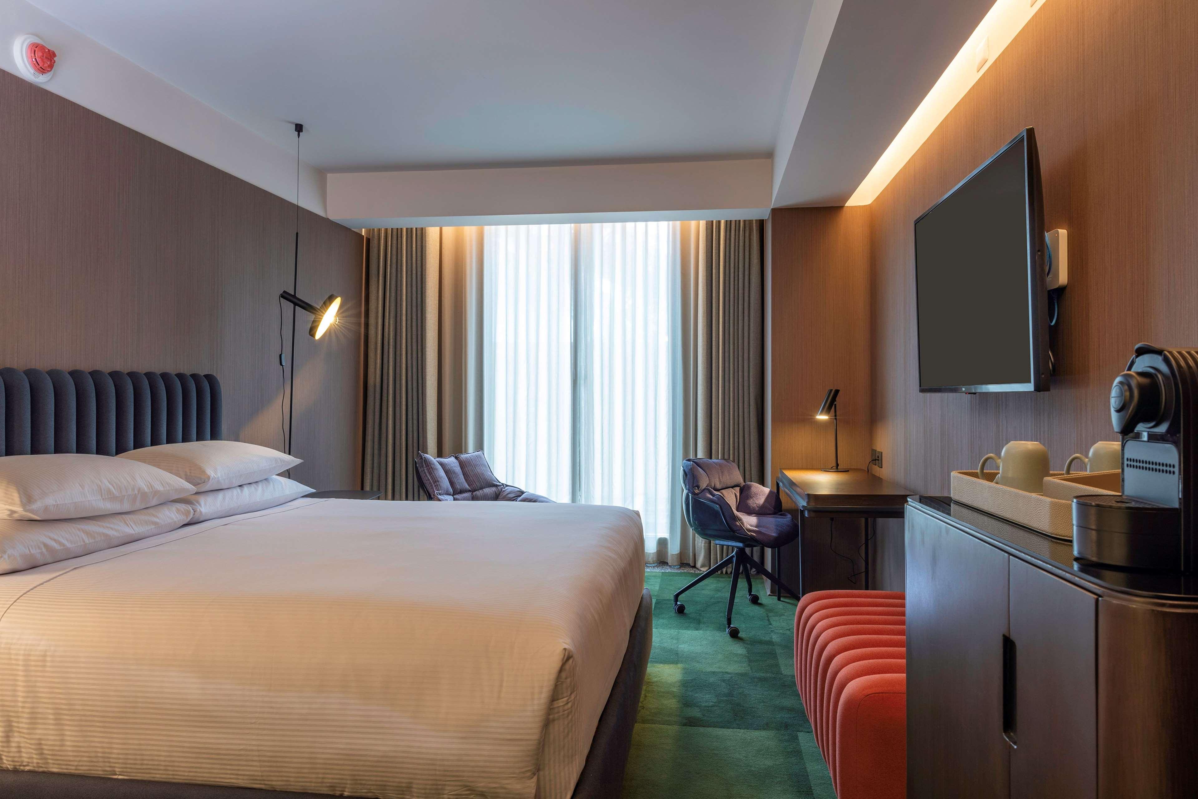 PREMIUM, KING BED, TOP FLOOR