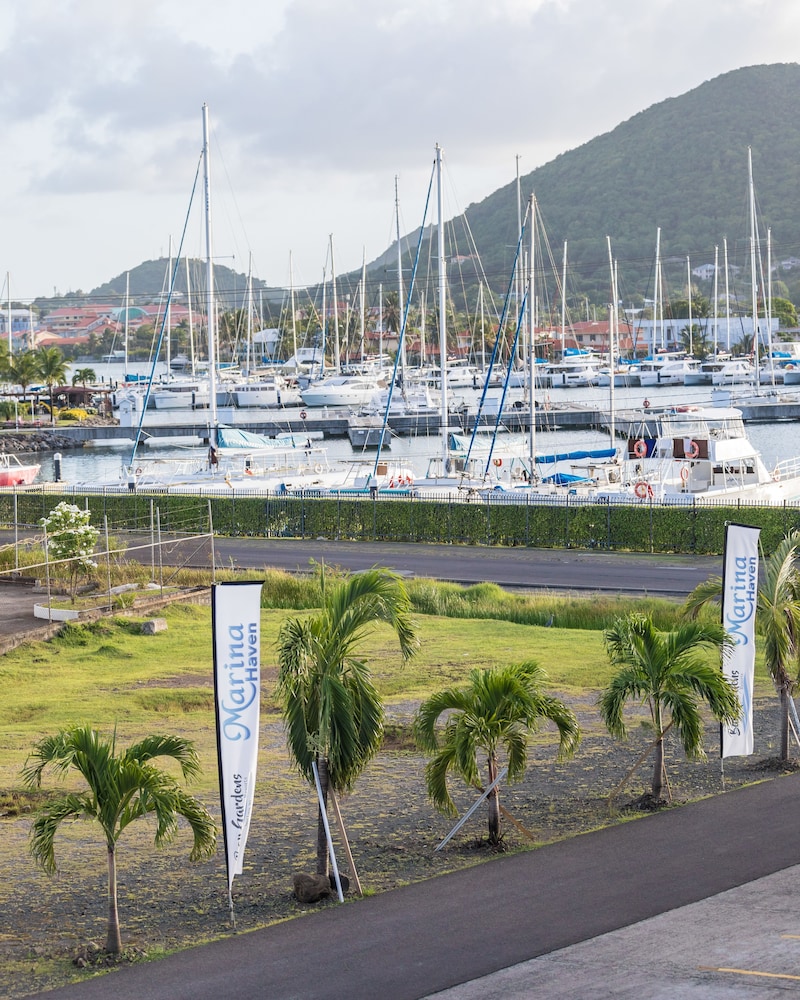 Bay Gardens Marina Haven 44/64