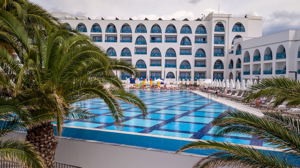 Infinity By Yelken Aquapark And Resorts in KUSADASI