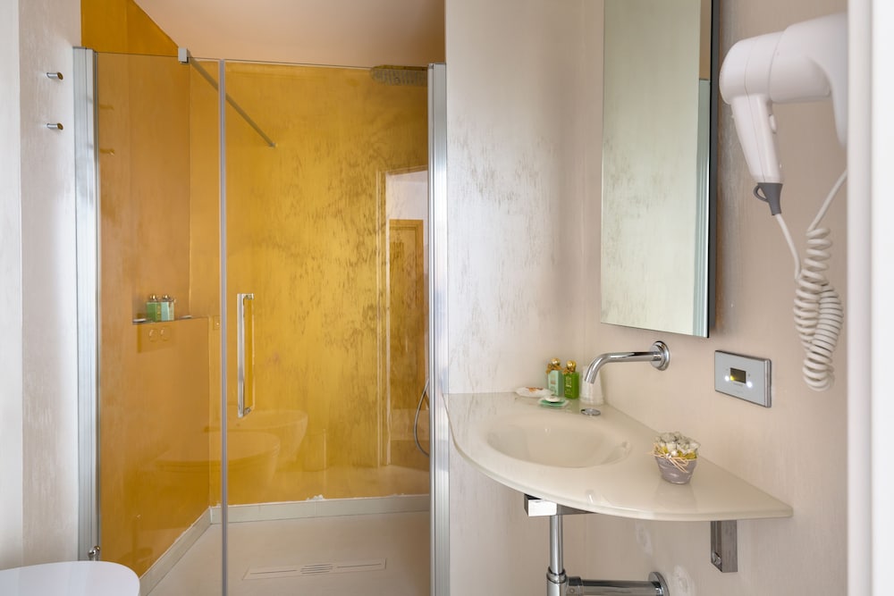 Hotel Cavallino Bianco 68/69
