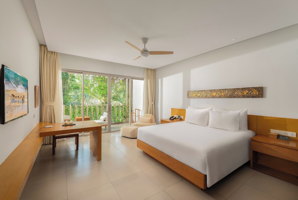 غرفة بسرير كينج، NAMAN RETREAT 2/8