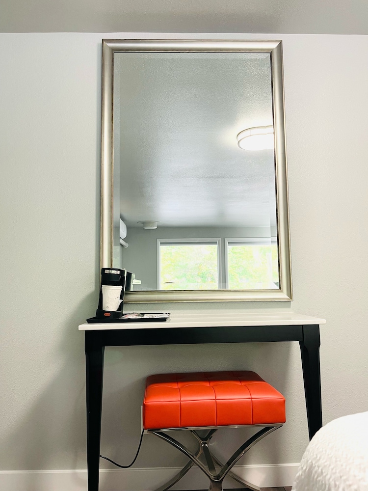 Tides Inn Suites 59/75