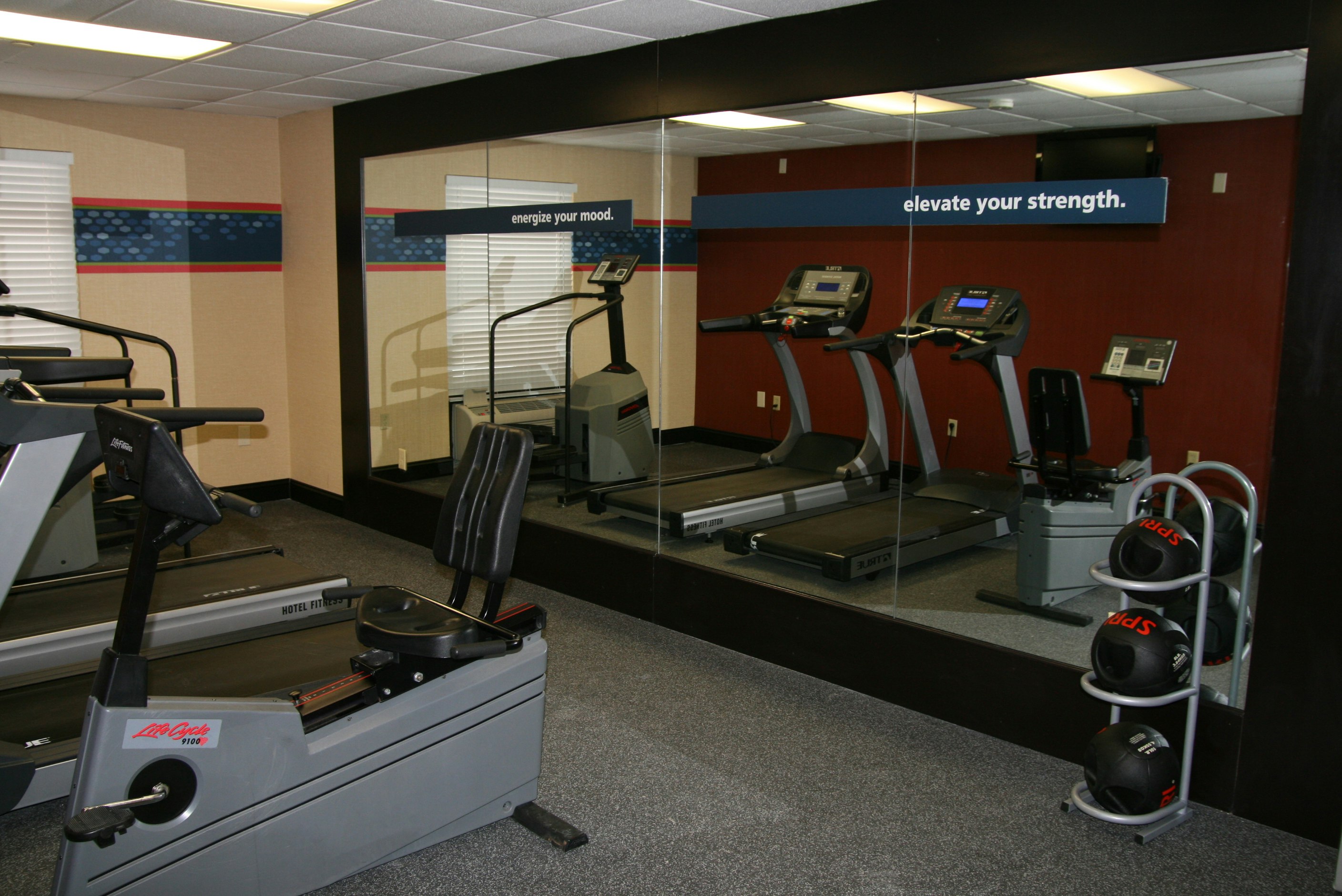 Hampton Inn & Suites Kansas City-Merriam 19/36
