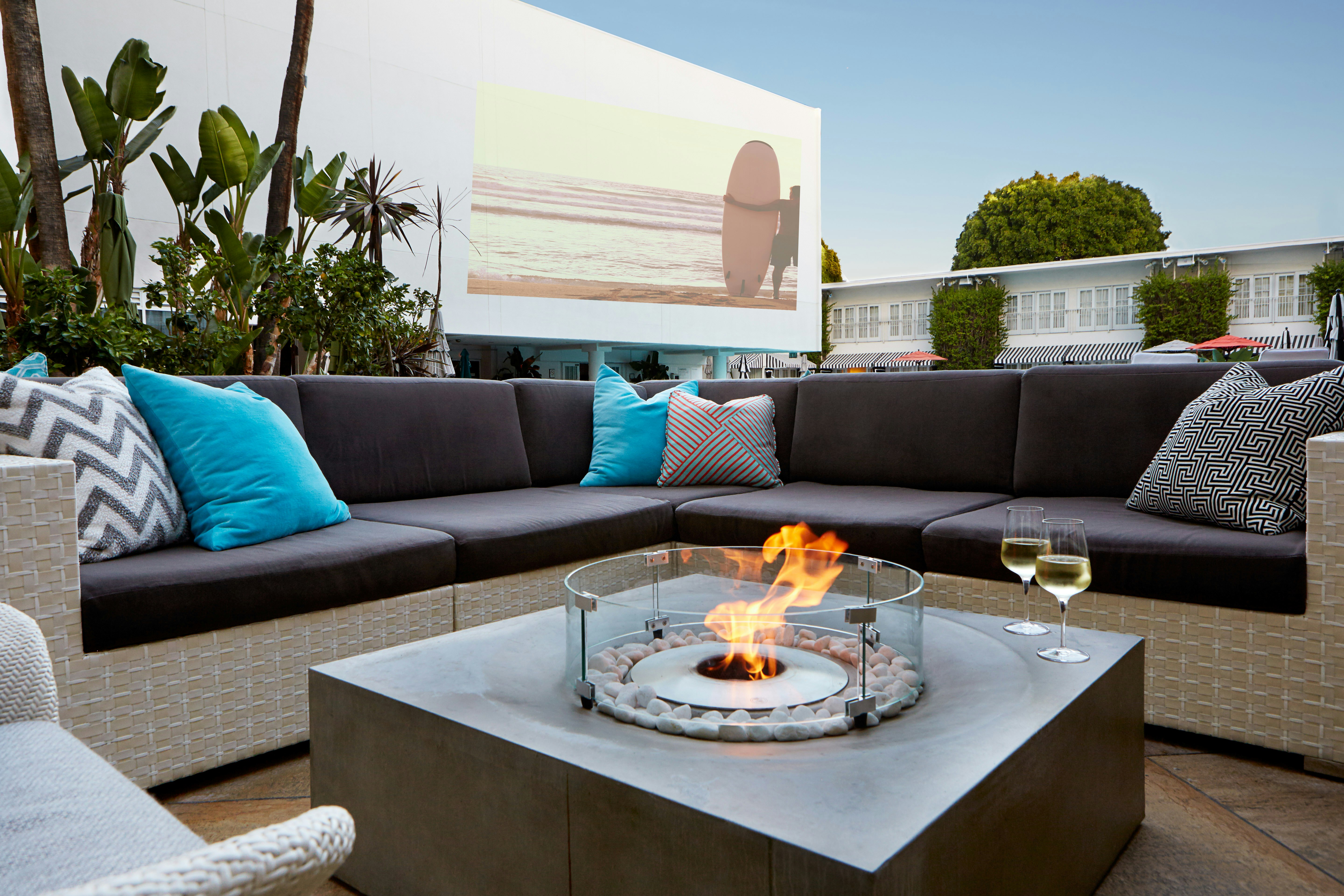 The Beverly Hilton 44/60