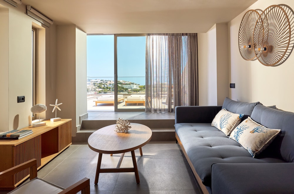 Castello Infinity Suites - Adults Only 134/158