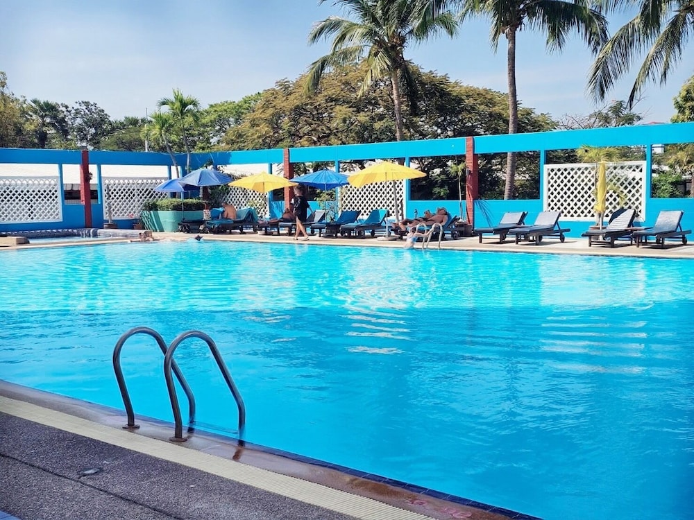 Hua Hin Grand Hotel And Plaza 52/60
