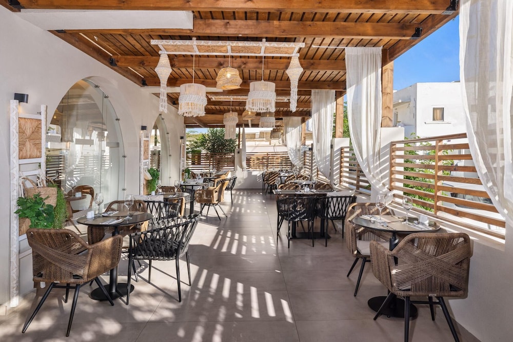 Cabana Blu Lifestyle Boutique Hotel & Suites 47/65