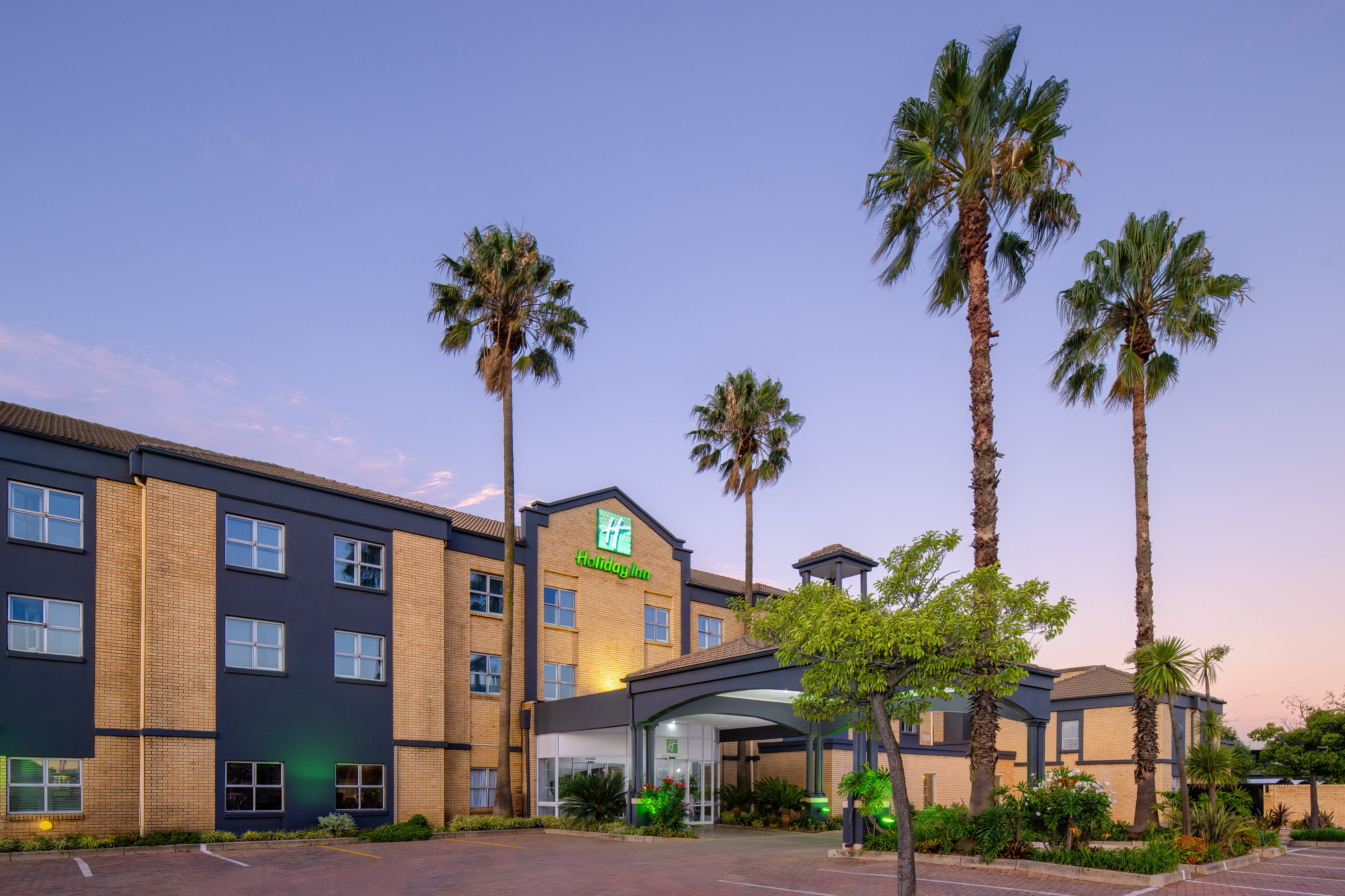 Holiday Inn Johannesburg Airport Previously Know As the Airport Grand Hotel And Conference Centre 3/50