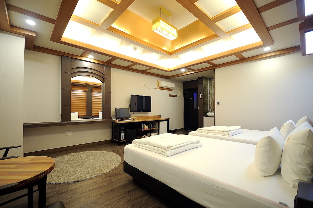 Hotel King 9/36