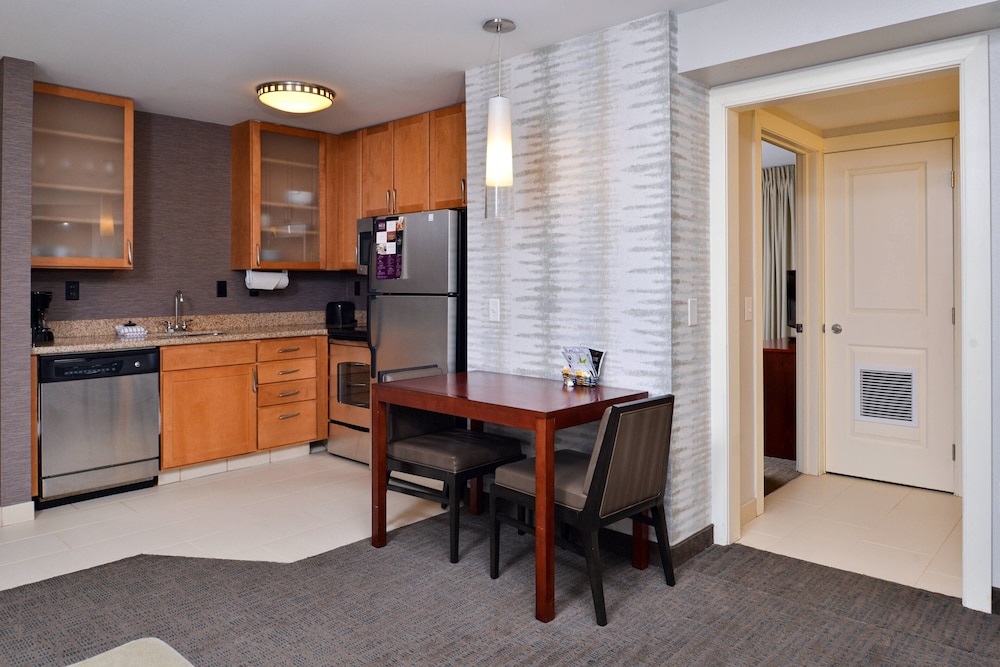 Residence Inn Coralville 32/44