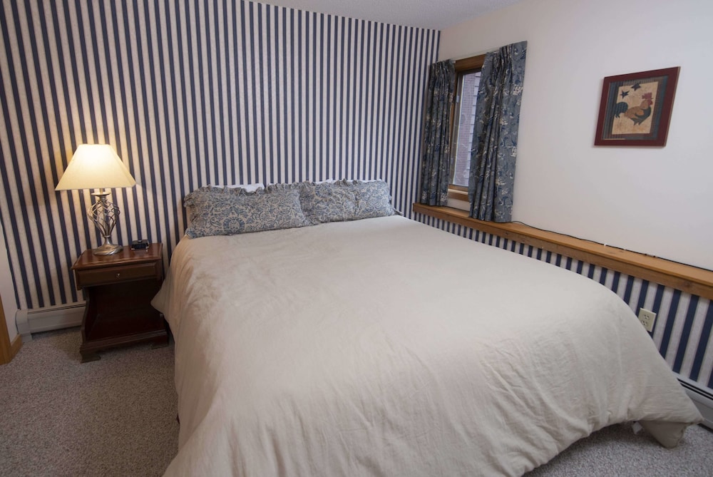 Okemo Mountain Lodging 8/42