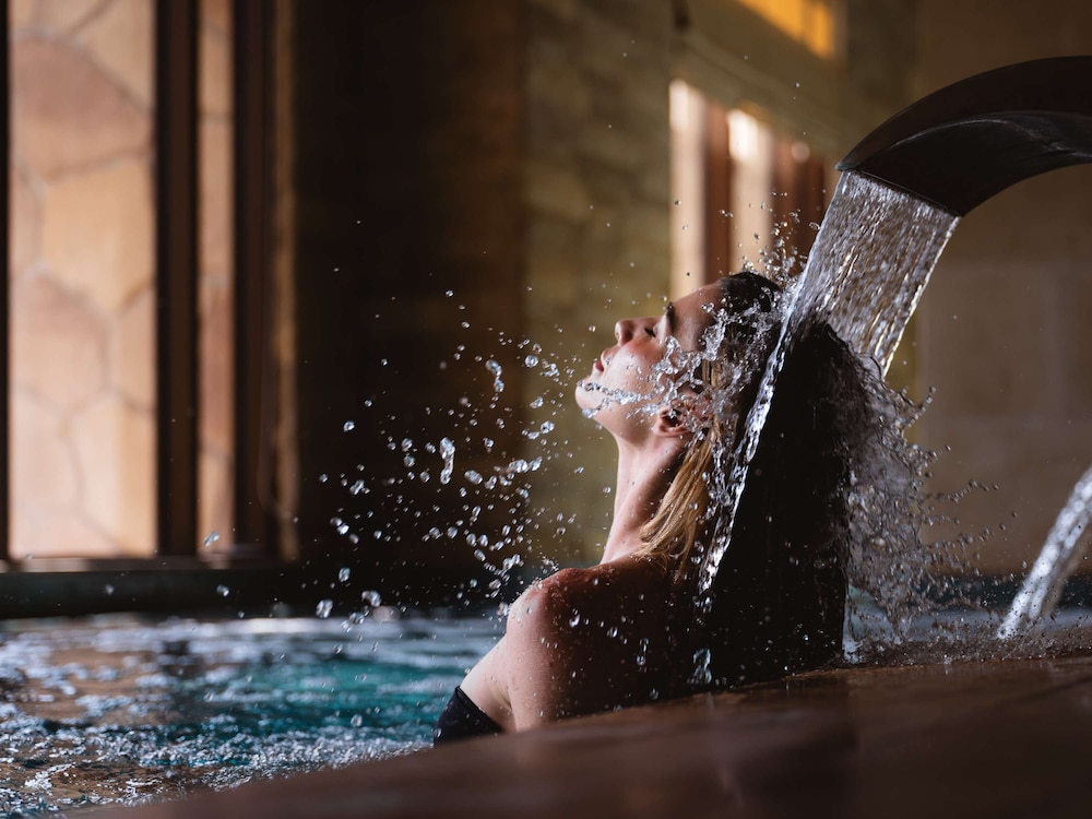 swimming pool spa