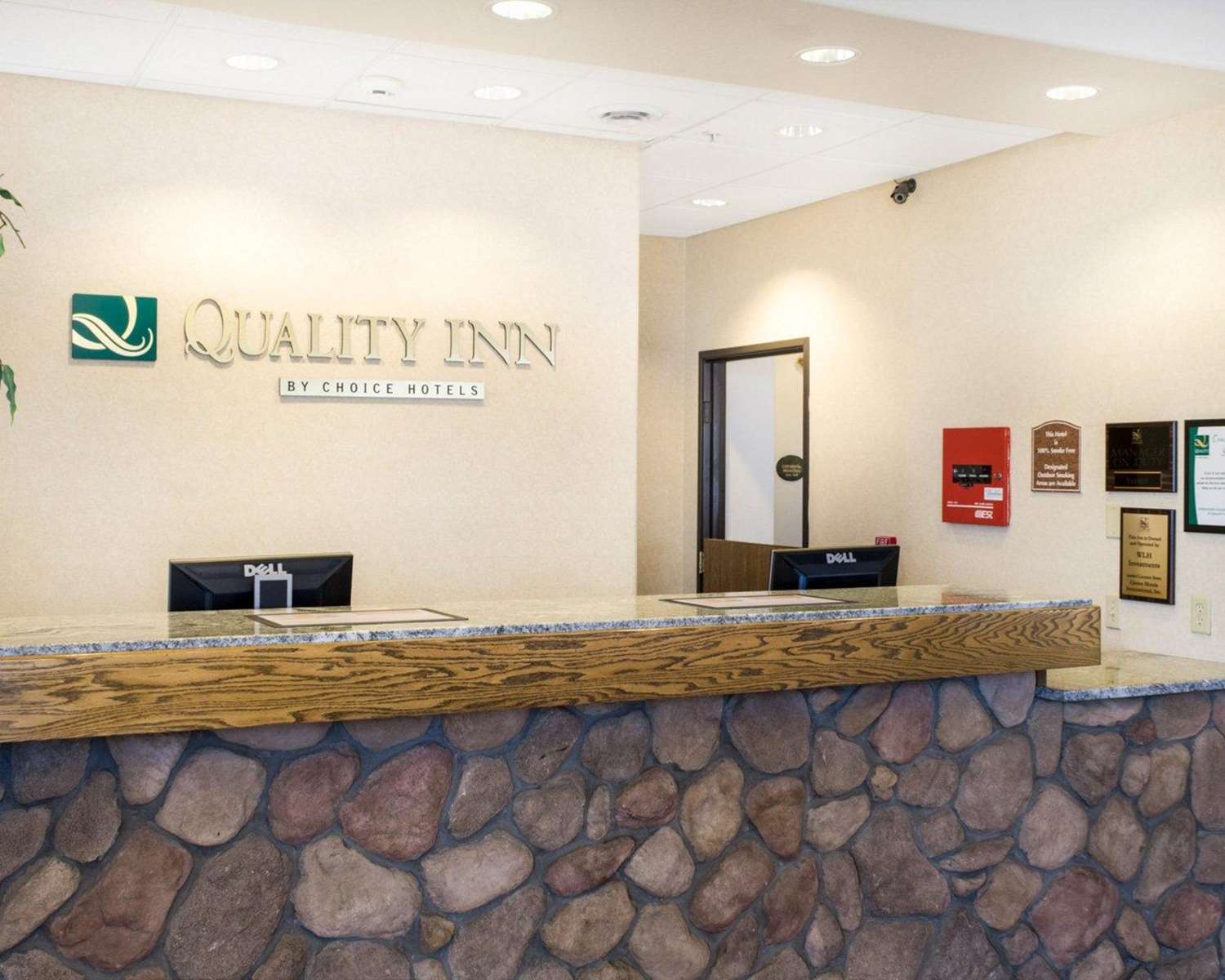 Quality Inn Oacoma - Chamberlain 4/17