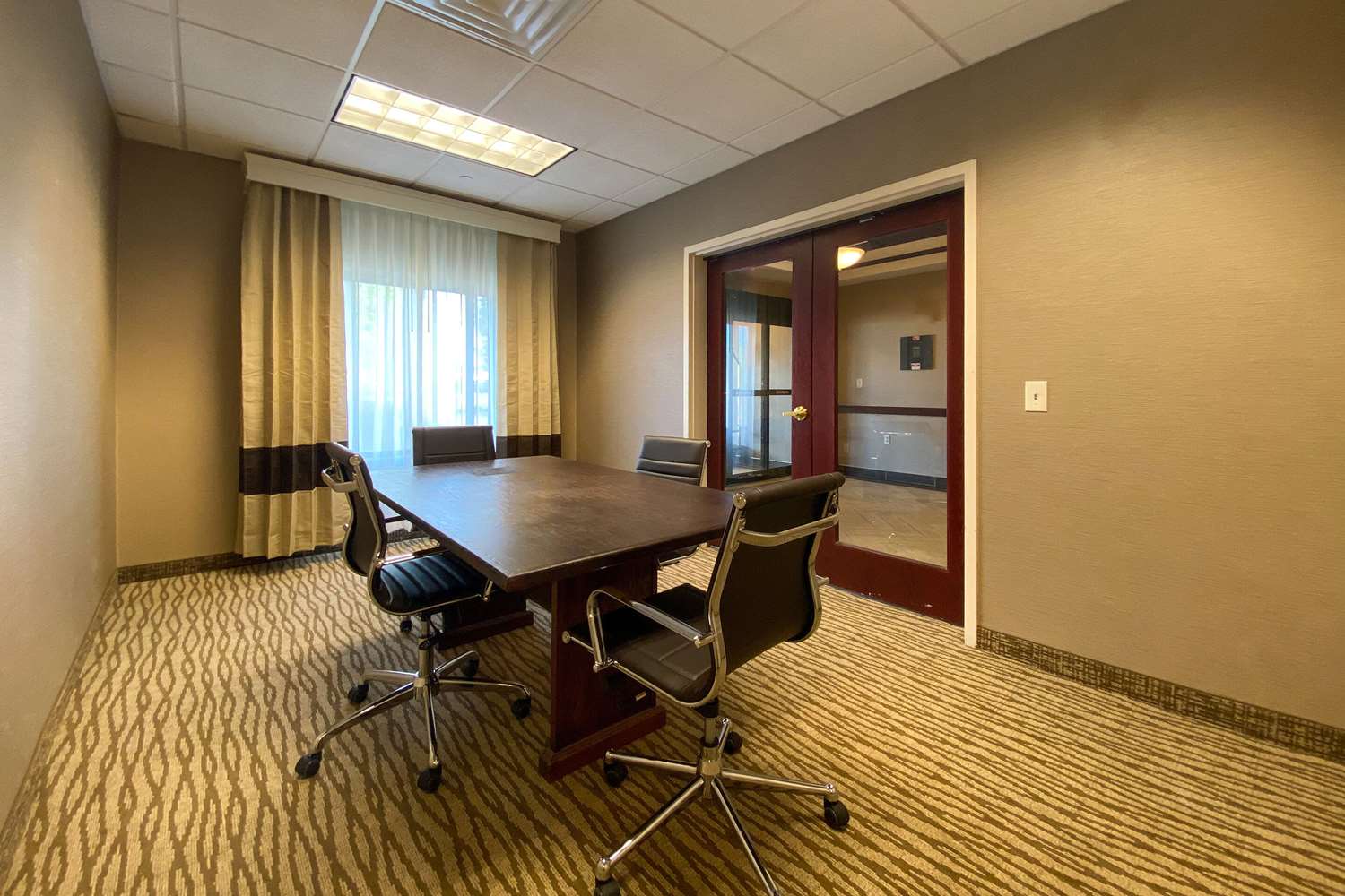 Comfort Inn East Windsor - Springfield 12/13