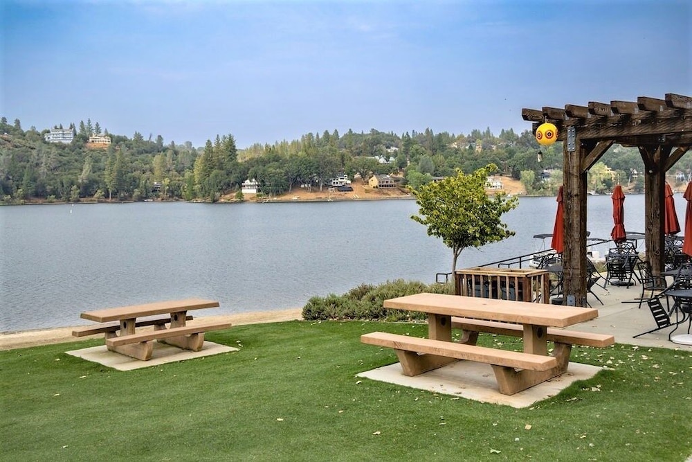 Star of the Mountain - The Star of Your Vacation by Yosemite Region Resorts 26/35
