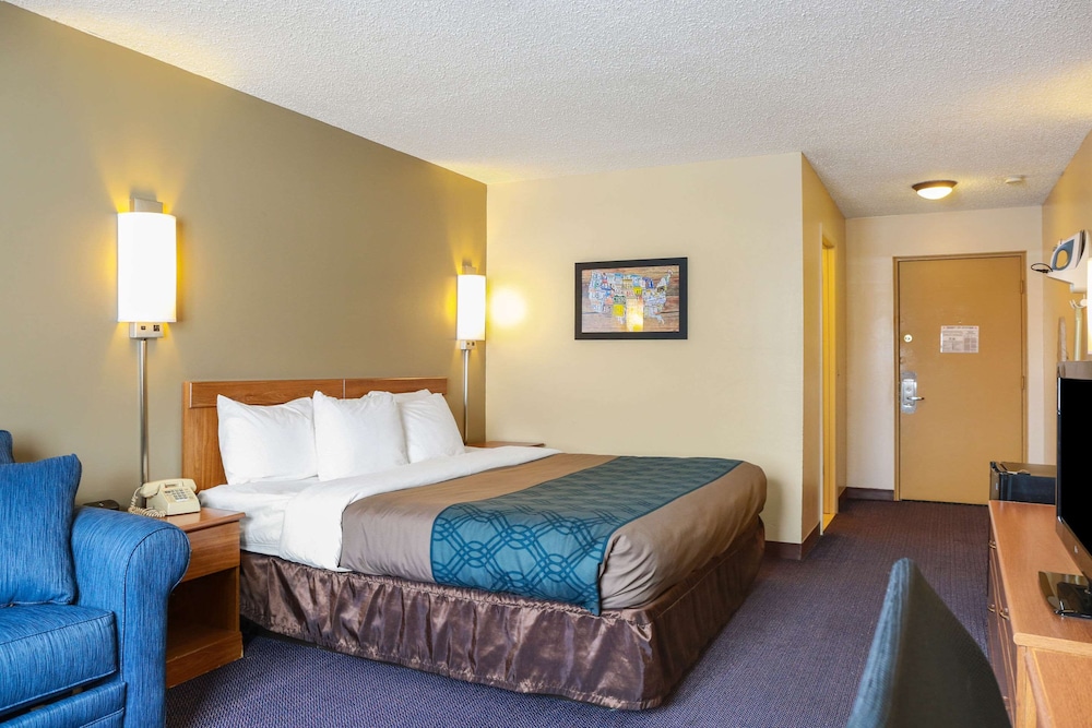 Econo Lodge Darien Lakes 17/46