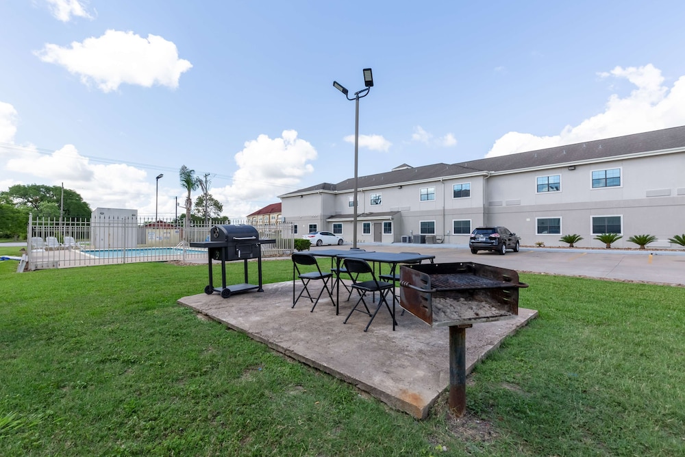 Studio6 Bay City, TX 49/62