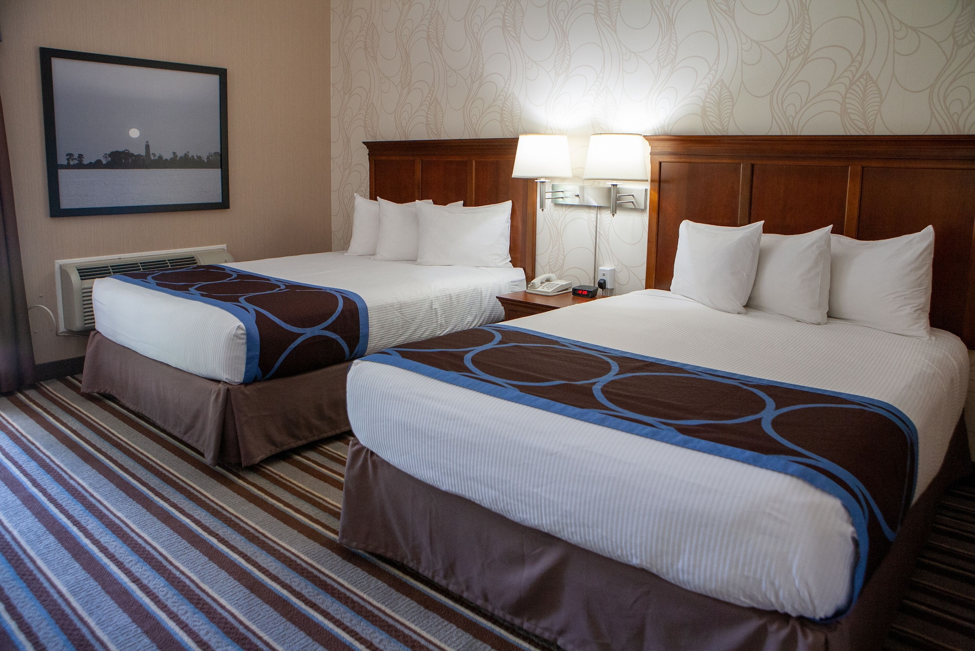Room, 2 Queen Beds, Street View, Low Floor