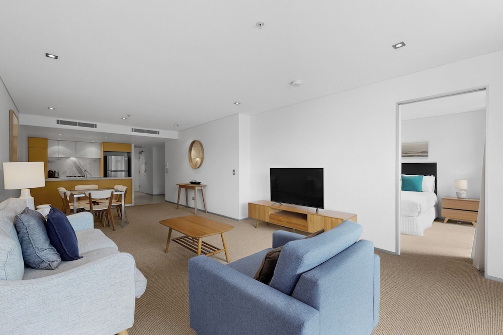 Ambience on Burleigh Beach 29/49