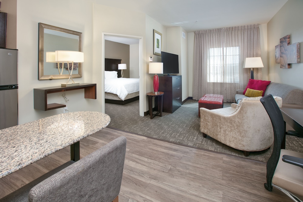 Staybridge Suites Plano - Richardson Area 43/70