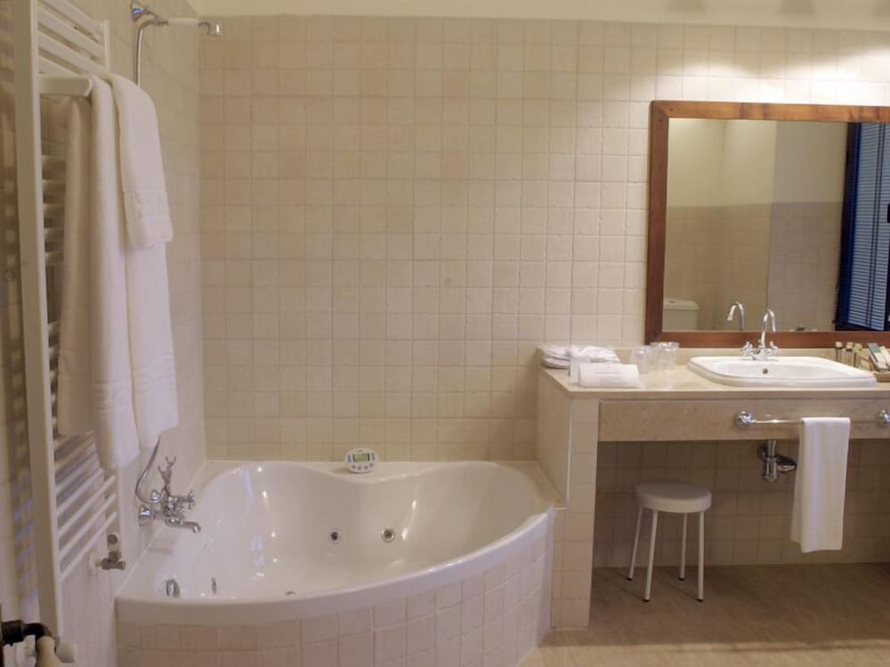 Hotel Cortijo Santa Cruz 19/20