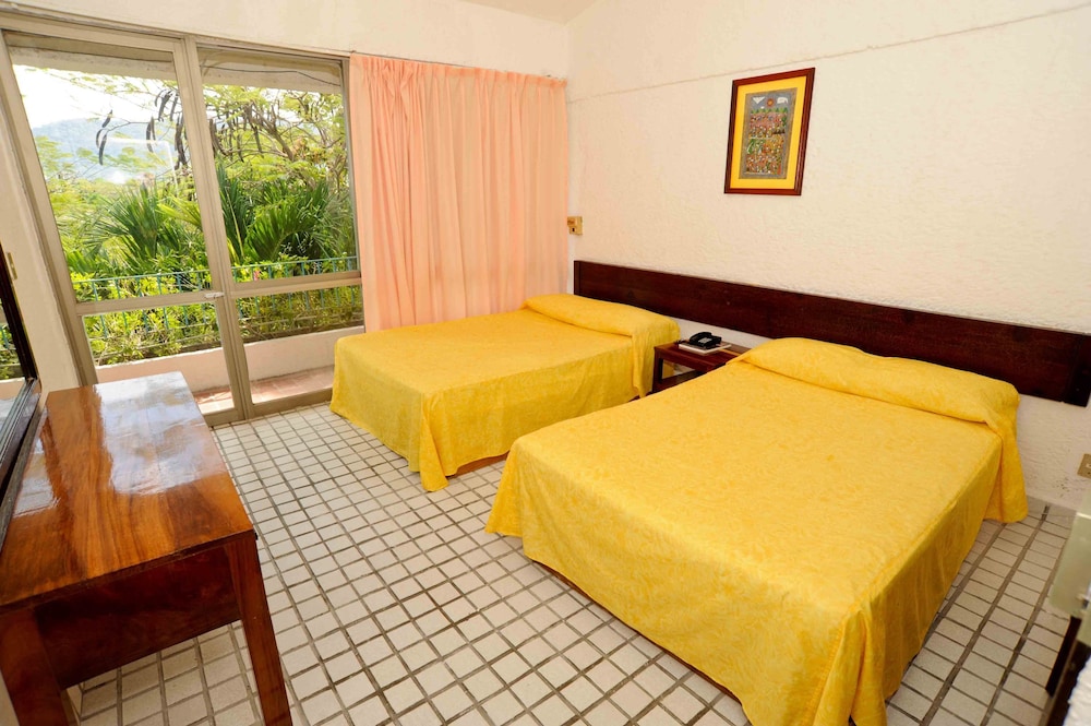Standard, 2 Double Beds