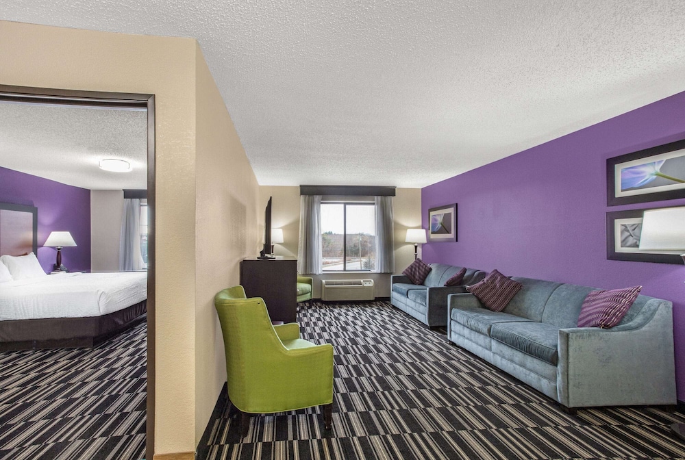 La Quinta Inn & Suites by Wyndham Norwich-Plainfield-Casino 22/33