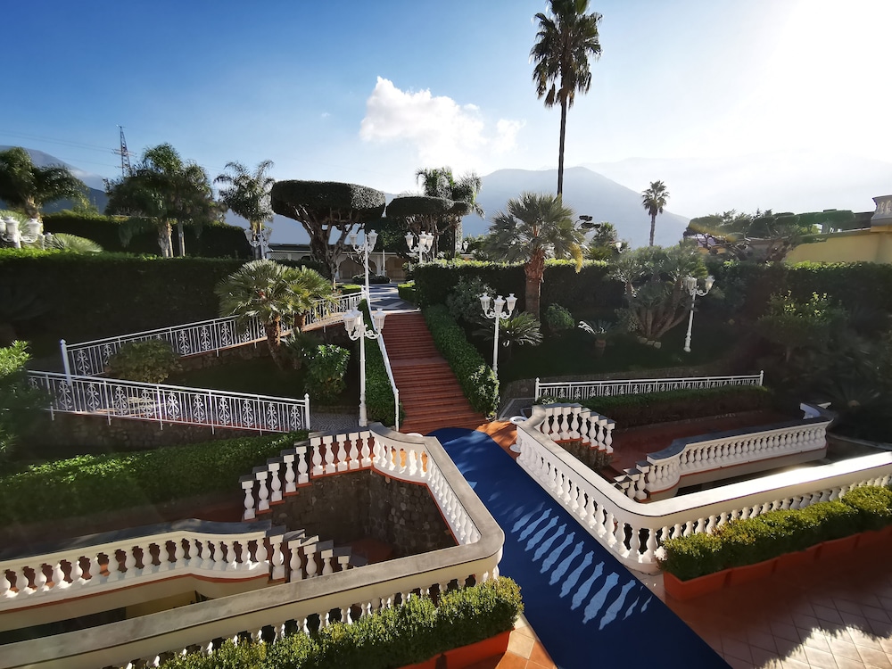 Villa Le Zagare Relais & SPA 46/50