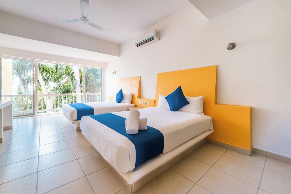 Hotel Ixzi Plus 14/63