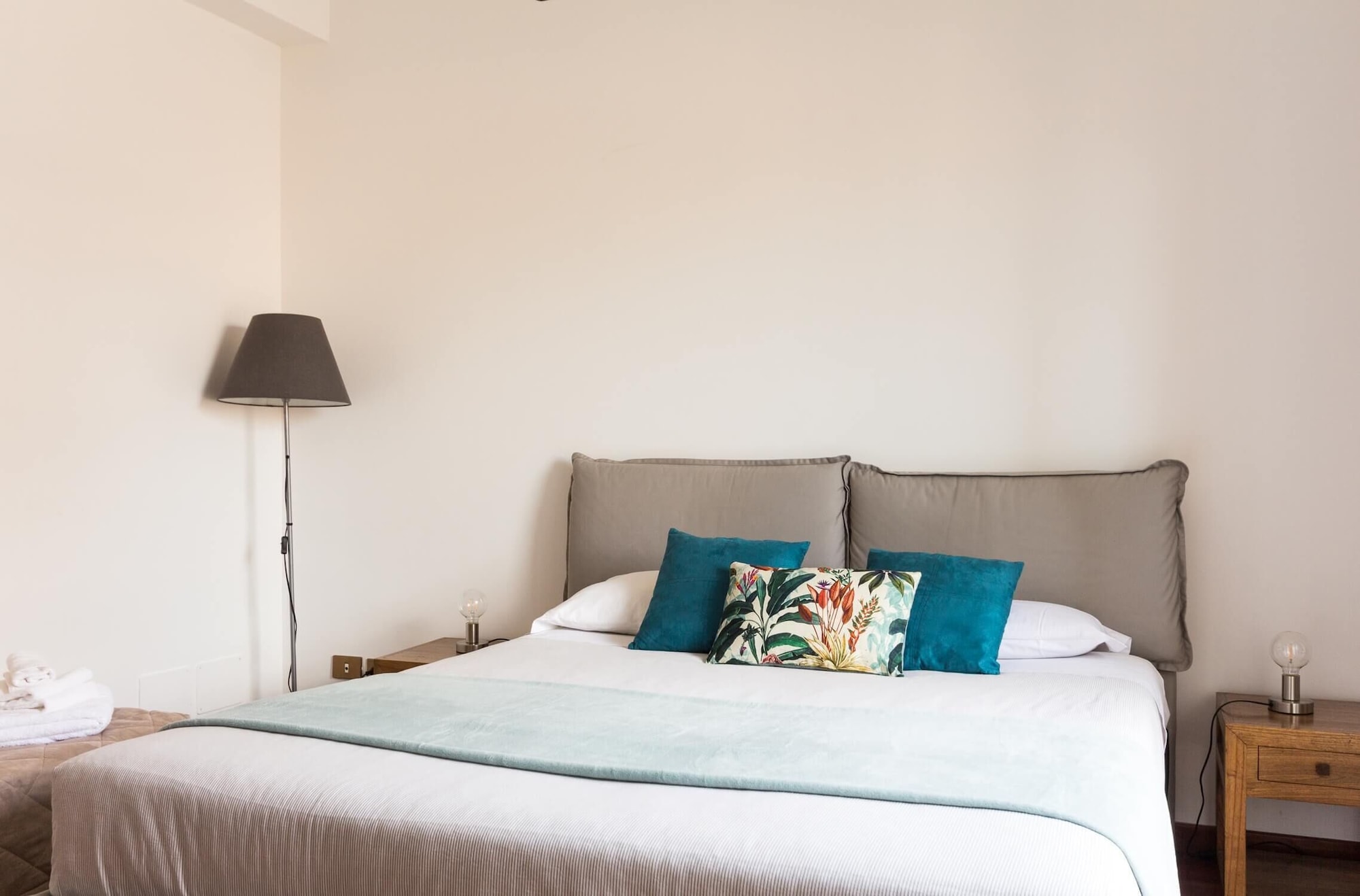 DELUXE, DOUBLE BED, BALCONY
