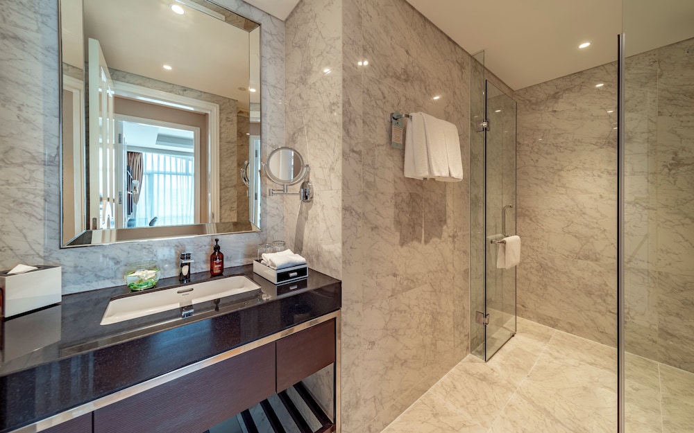 SHERWOOD SUITES 73/74