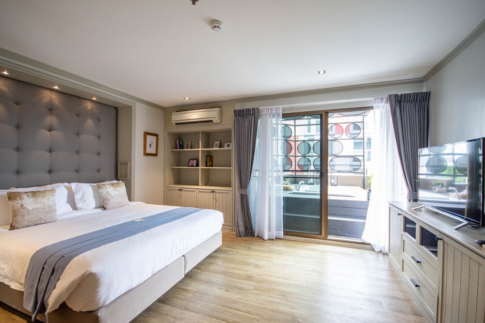 THEA Private Suites by TH District 23/64