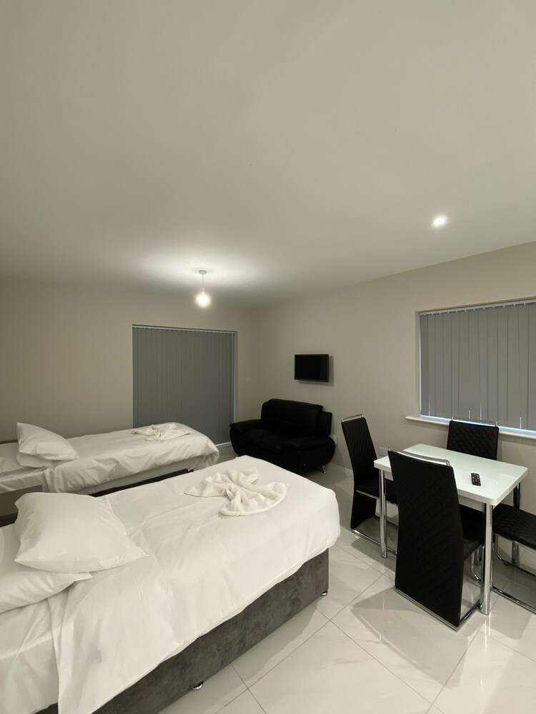 Buckingham Apartment 35/50