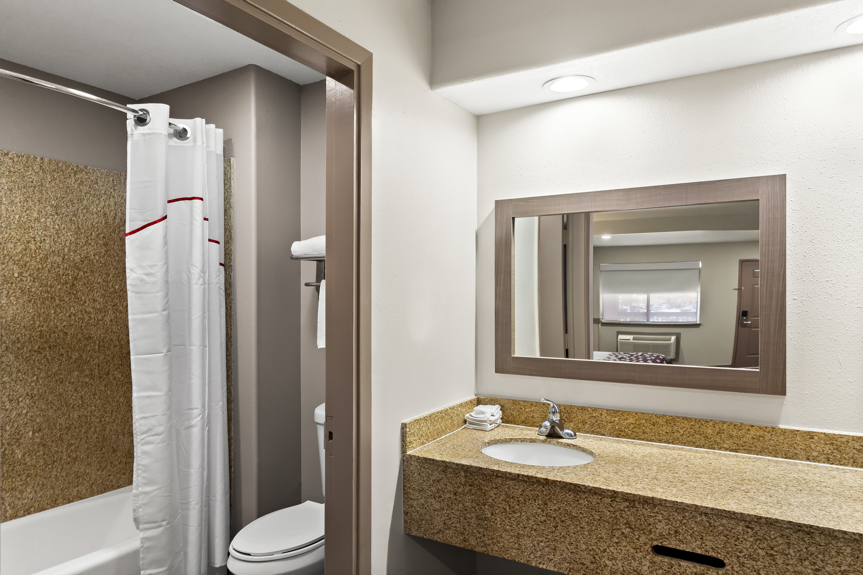 غرفة سوبيريور بسرير كينج وسريرين كوين، OYO Hotel Stafford TX I-69 North 4/4