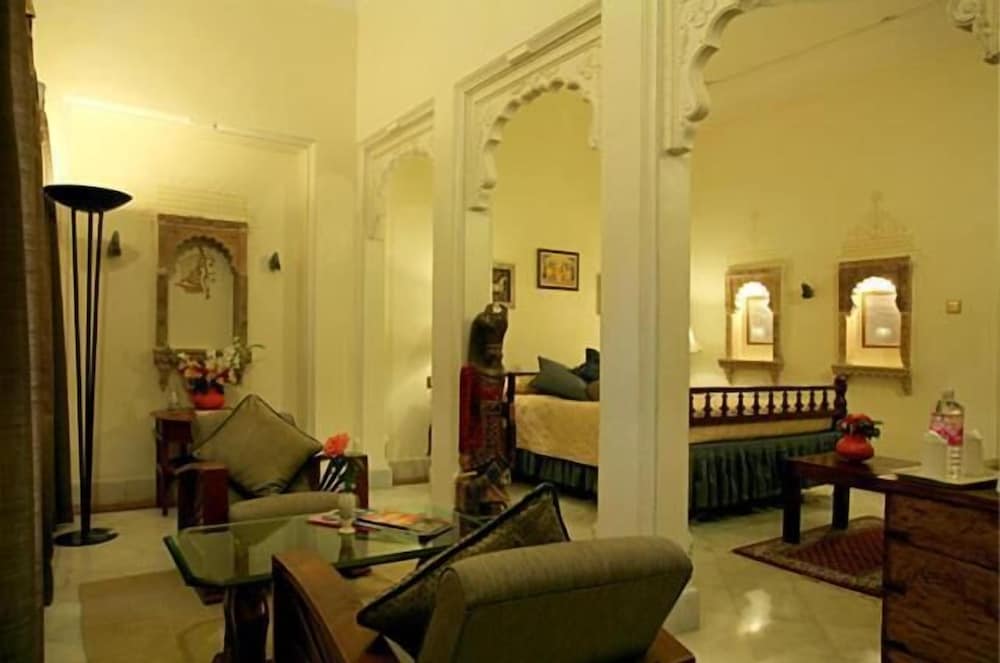 FATEH BAGH PALACE HOTEL 14/24