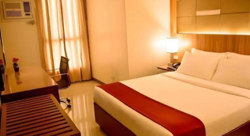 Hotel Veniz Session 16/33
