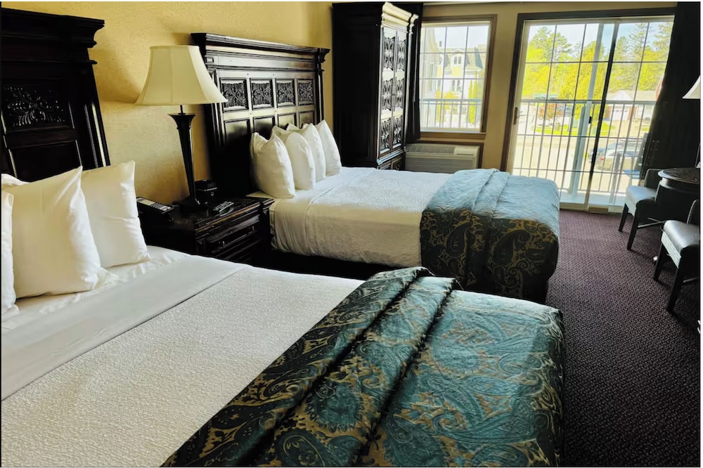 Hamilton Inn Select Beachfront photo5