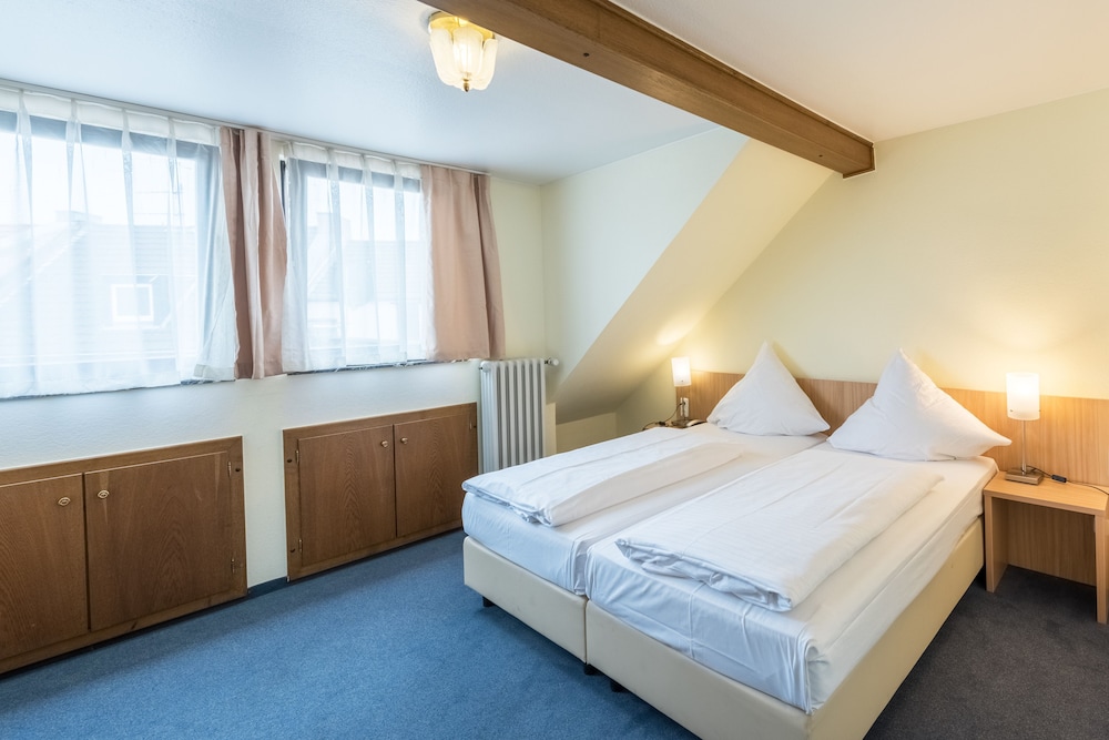 Windsor Hotel 5/49