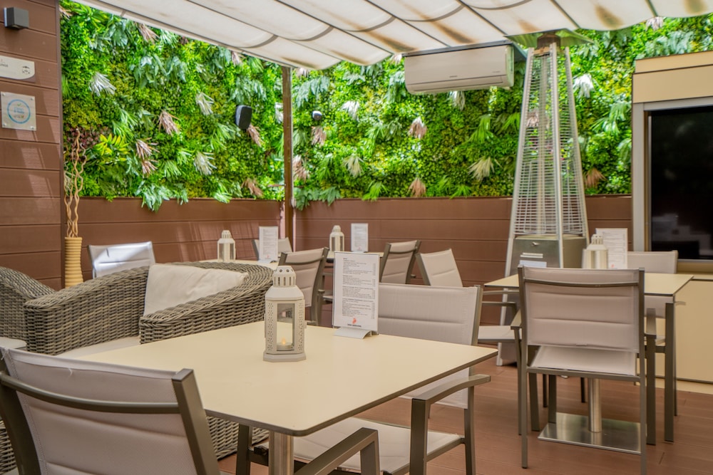 restaurant cafeteria