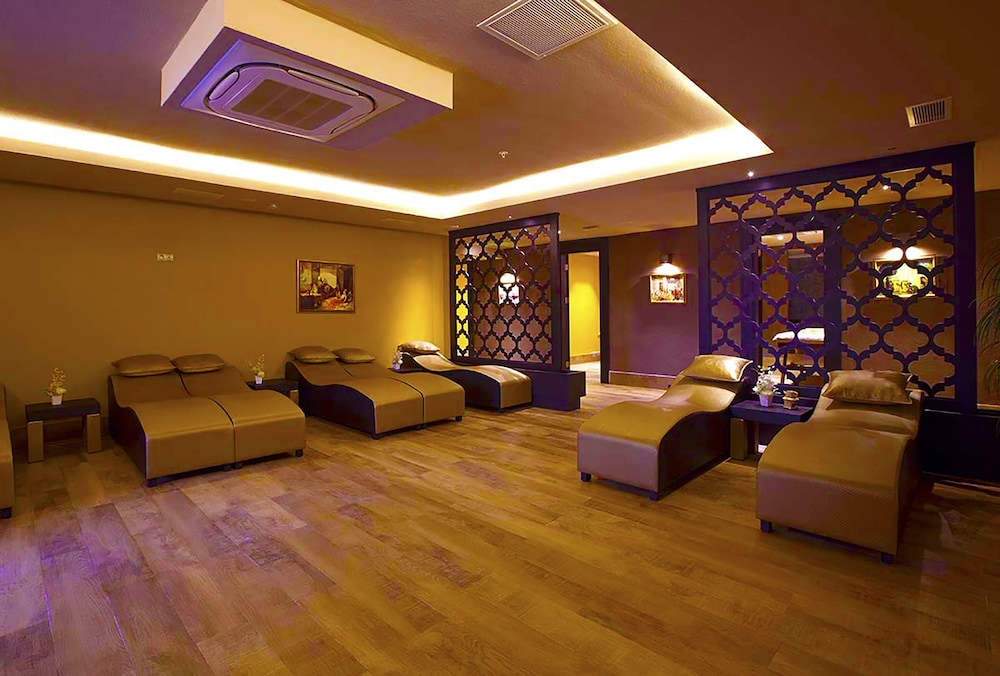 Diamond Elite Hotel and Spa - Adults Only 16 Plus 26/50
