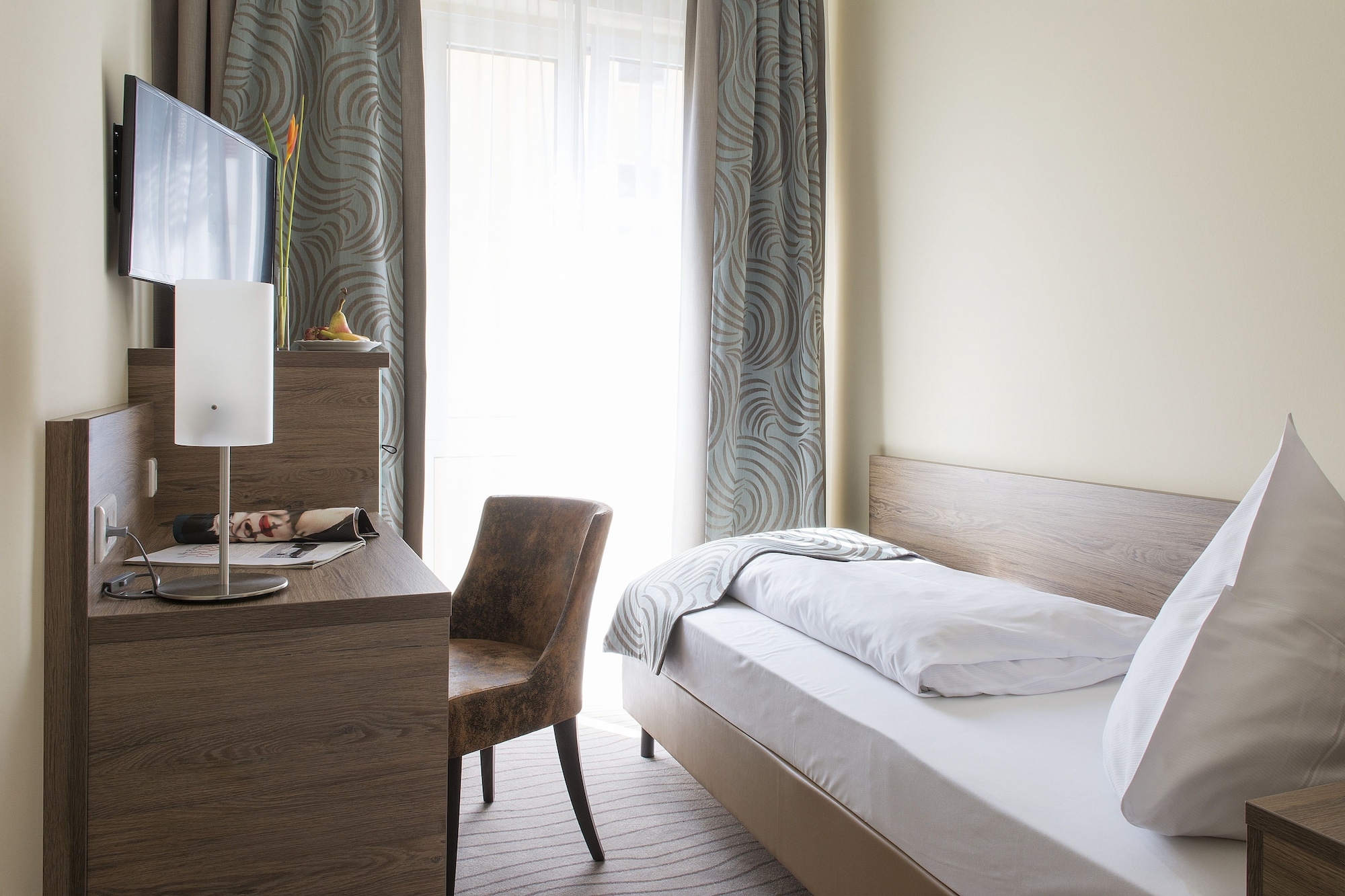 ECONOMY, SINGLE, SINGLE BED