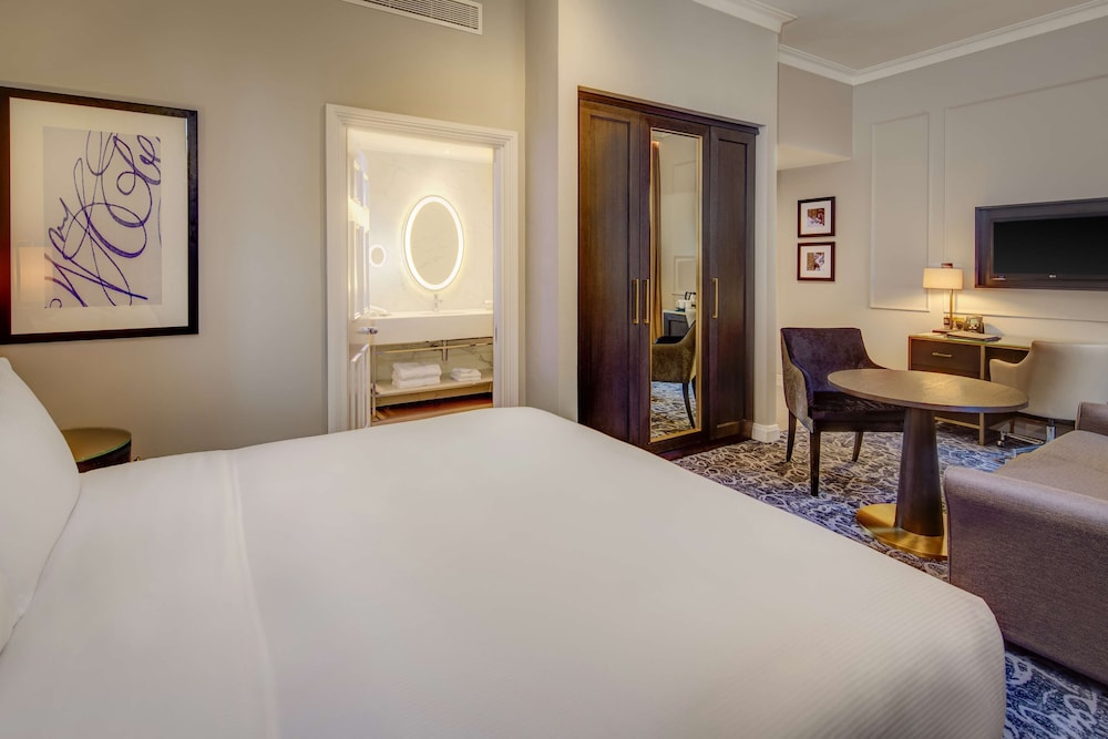 DELUXE, DOUBLE BED