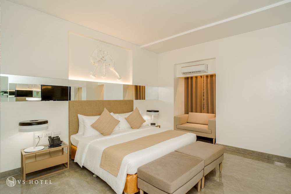 VS Hotel 8/48