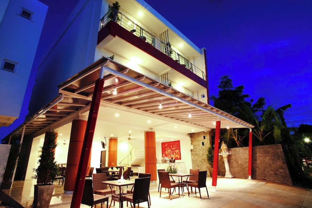 One World One Home Naiharn Hotel by ZUZU in Rawai