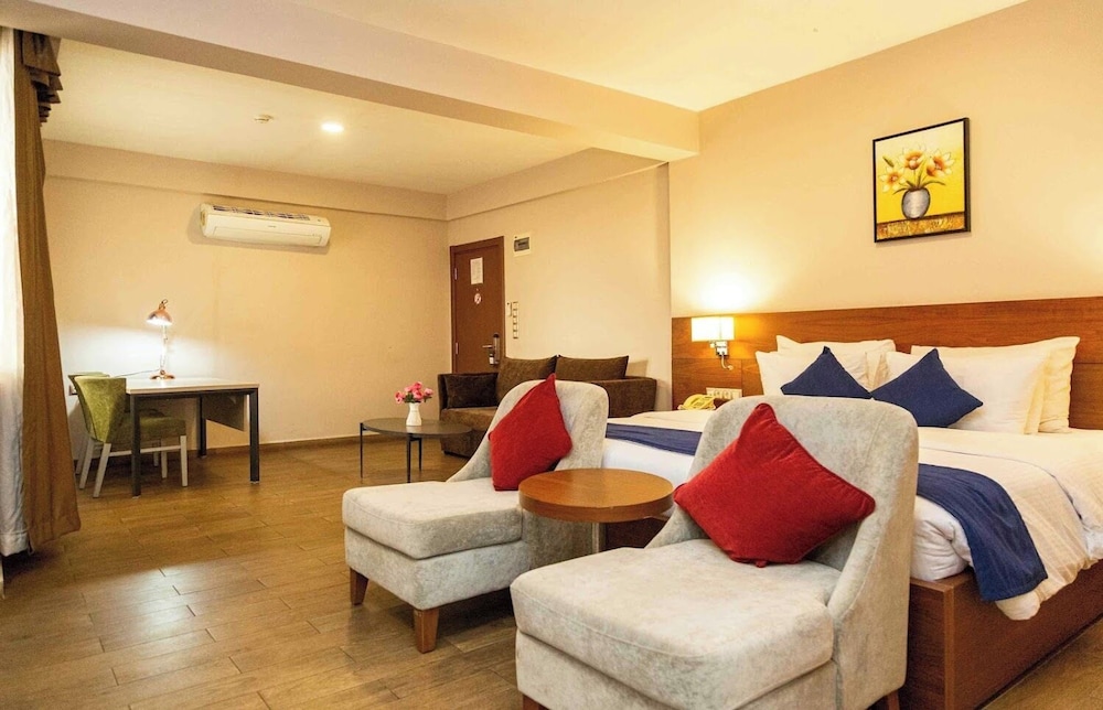 AH Hotel and Conference 18/50