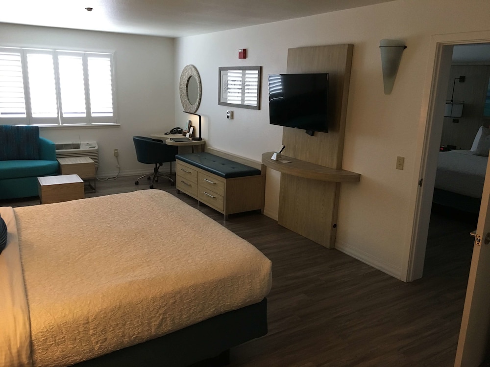 Best Western Plus Capitola By the Sea Inn Suites 29/55