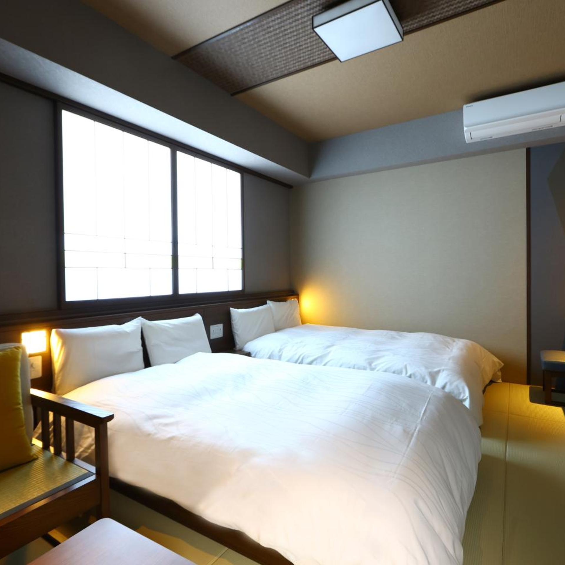 COMFORT, TWIN BEDS
