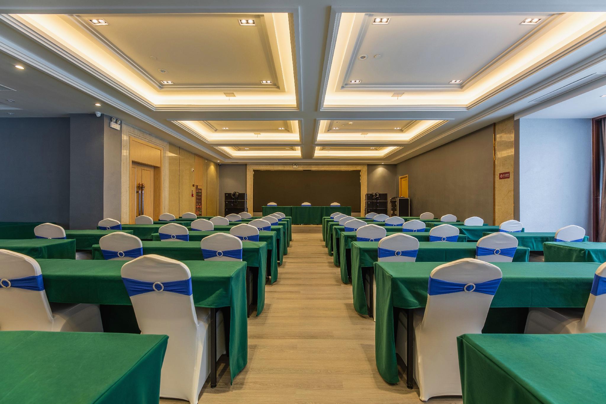 Anyi Jinding Hotel 43/49